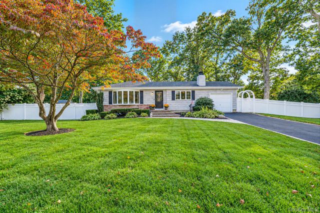 7 Abby Drive, East Northport, NY 11731
