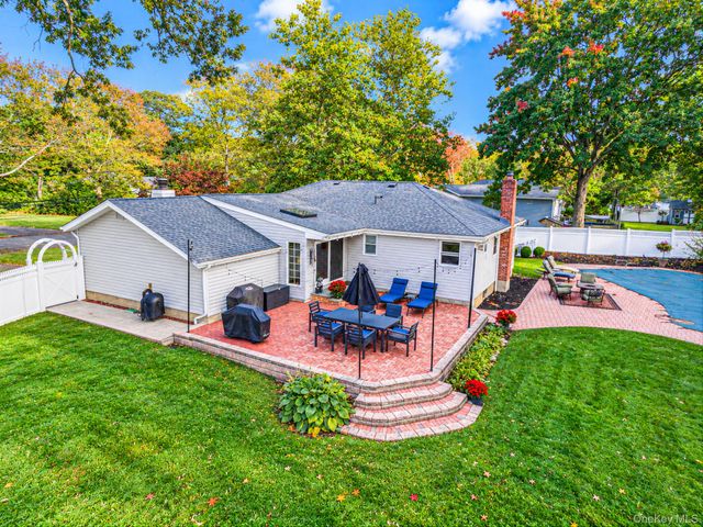 7 Abby Drive, East Northport, NY 11731