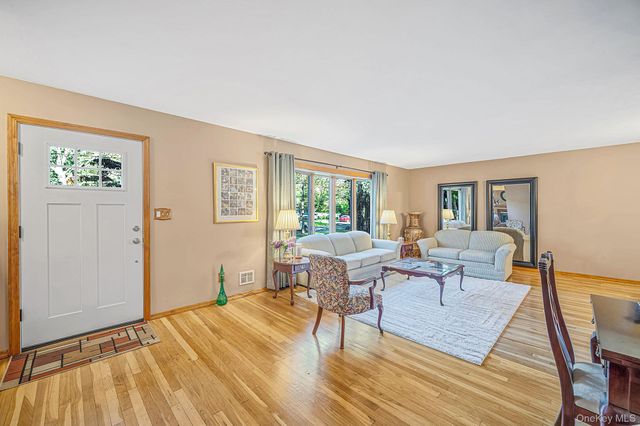 7 Abby Drive, East Northport, NY 11731