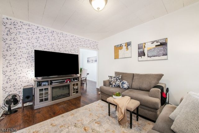 38 Salter Pl, Belleville Twp., NJ 07109