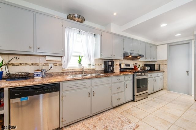 38 Salter Pl, Belleville Twp., NJ 07109