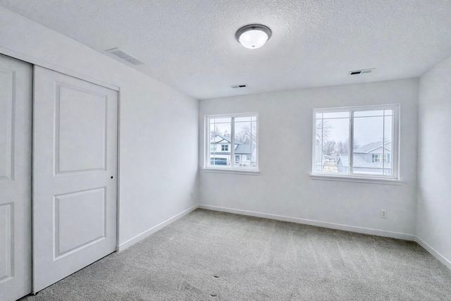 3365 Lincolnshire Road, Waterloo, IA 50701