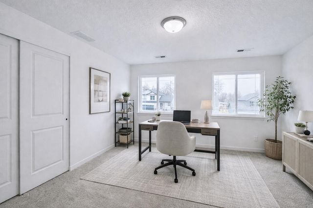 3365 Lincolnshire Road, Waterloo, IA 50701