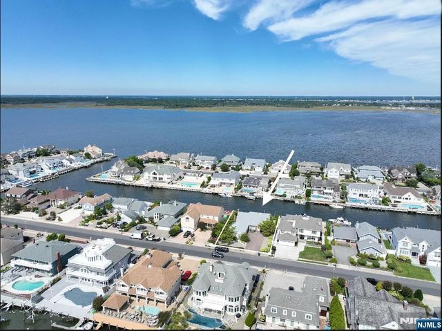 181 Squan Beach Drive, Mantoloking, NJ 08738