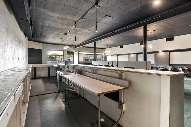 227 E MAIN STREET, Tavares, FL 32778