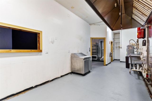 227 E MAIN STREET, Tavares, FL 32778