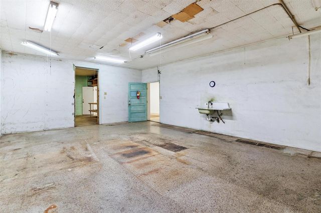 227 E MAIN STREET, Tavares, FL 32778