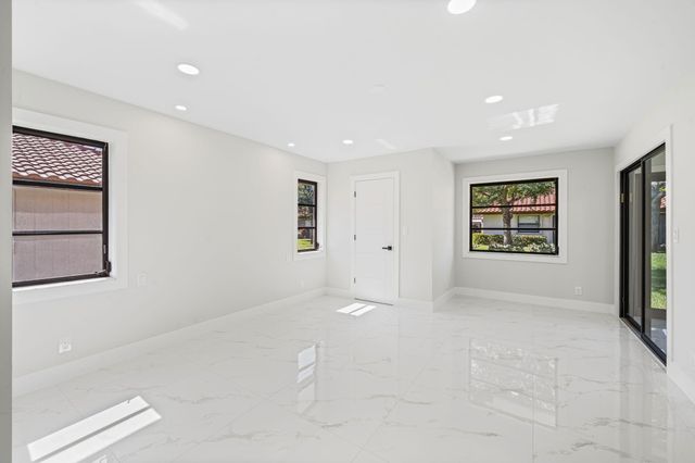 6371 Kings Gate Circle, Delray Beach, FL 33484