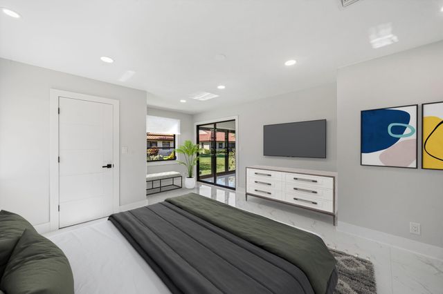 6371 Kings Gate Circle, Delray Beach, FL 33484
