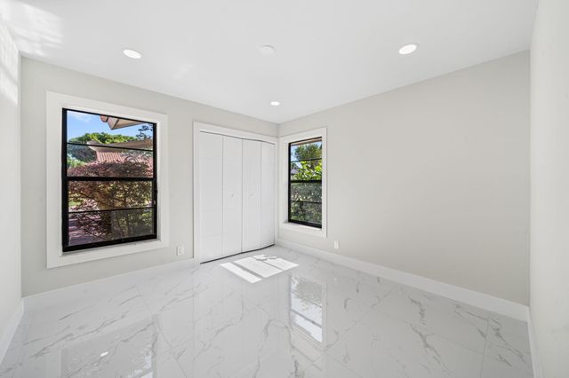 6371 Kings Gate Circle, Delray Beach, FL 33484
