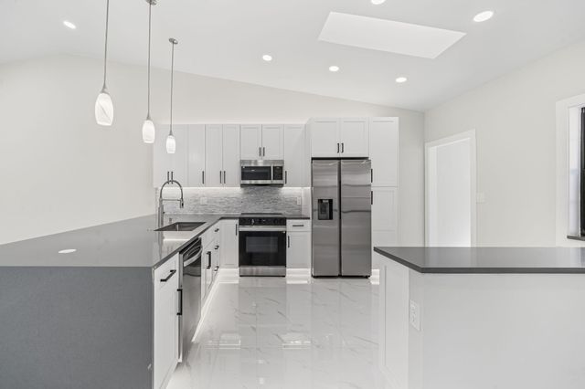 6371 Kings Gate Circle, Delray Beach, FL 33484
