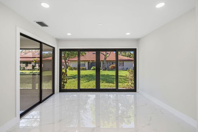 6371 Kings Gate Circle, Delray Beach, FL 33484