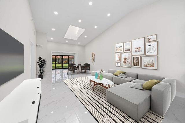6371 Kings Gate Circle, Delray Beach, FL 33484