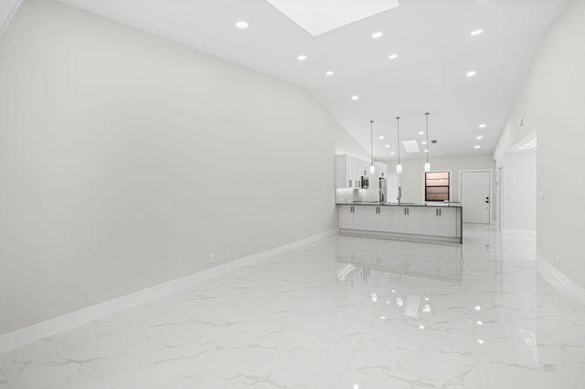 6371 Kings Gate Circle, Delray Beach, FL 33484