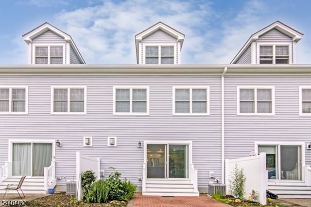 14 Clover Court 14, Berkeley Heights Twp., NJ 07922