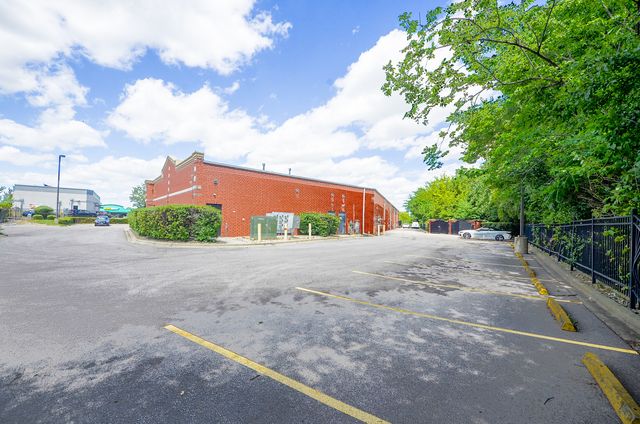 445 W Lake Street, Addison, IL 60101