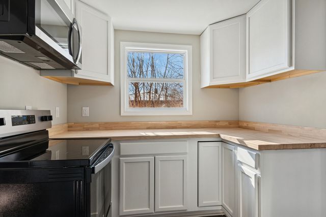 189 N La Salle Avenue, Bradley, IL 60915