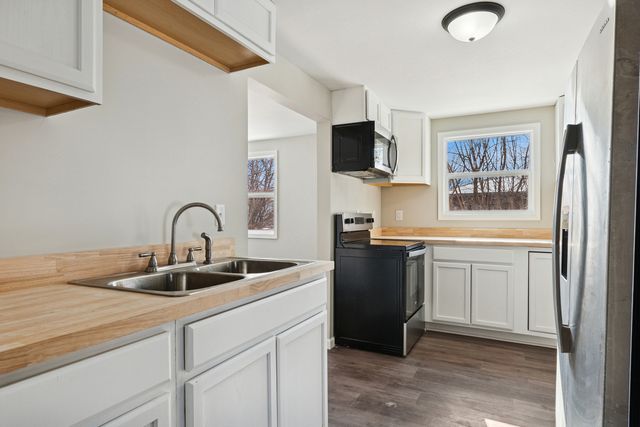 189 N La Salle Avenue, Bradley, IL 60915