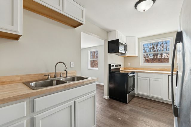 189 N La Salle Avenue, Bradley, IL 60915