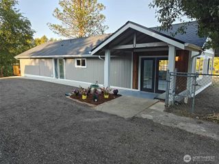 203 SW Dogwood Road, Port Orchard, WA 98367