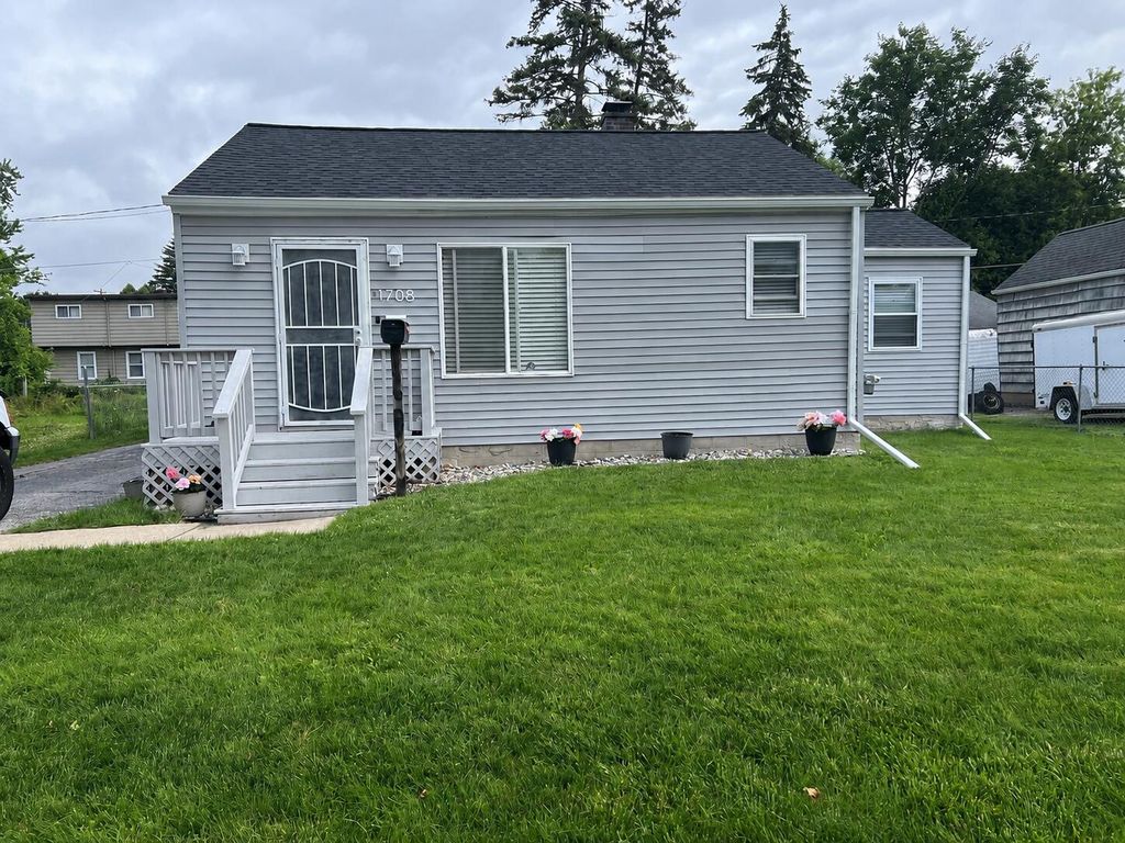 1708 Division Street, Saginaw, MI 48602