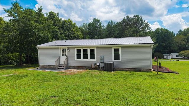 225 Beacon Ridge Road, Thomasville, NC 27360