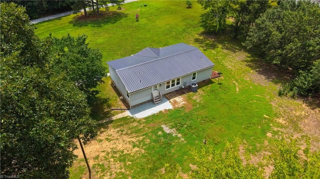 225 Beacon Ridge Road, Thomasville, NC 27360