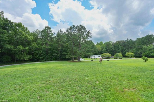 225 Beacon Ridge Road, Thomasville, NC 27360