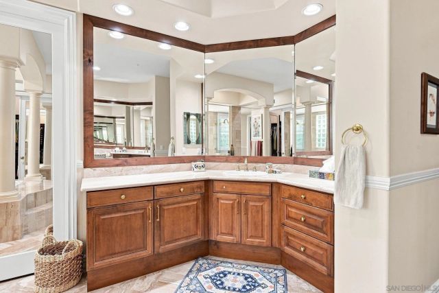 3501 Lone Hill Lane, Encinitas, CA 92024