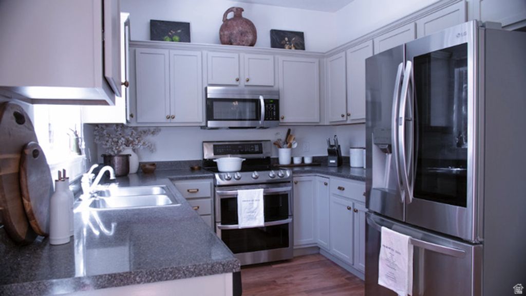 Image 7 of property listing at 5561 W GERONIMO WAY, West Jordan, UT 84081