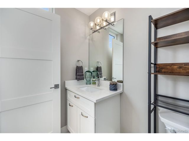 1728 Hooker St, Denver, CO 80204