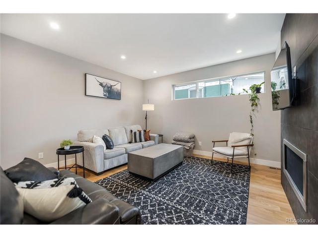 1728 Hooker St, Denver, CO 80204