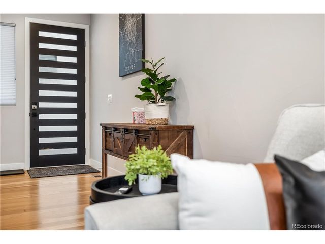 1728 Hooker St, Denver, CO 80204