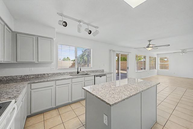 1295 S Honeysuckle Lane, Gilbert, AZ 85296