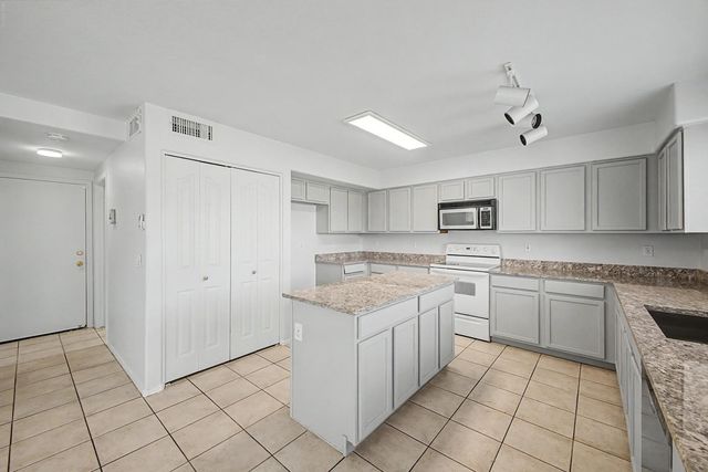 1295 S Honeysuckle Lane, Gilbert, AZ 85296