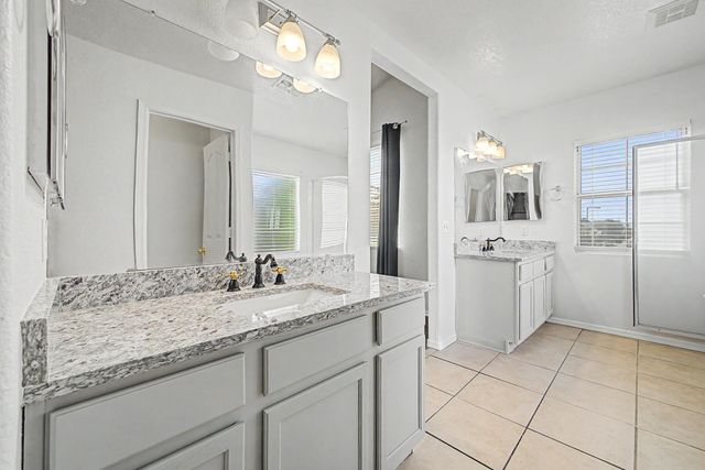 1295 S Honeysuckle Lane, Gilbert, AZ 85296