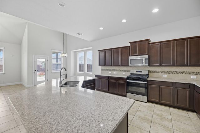 426 Vista Gardens DR, Buda, TX 78610