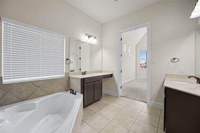 426 Vista Gardens DR, Buda, TX 78610