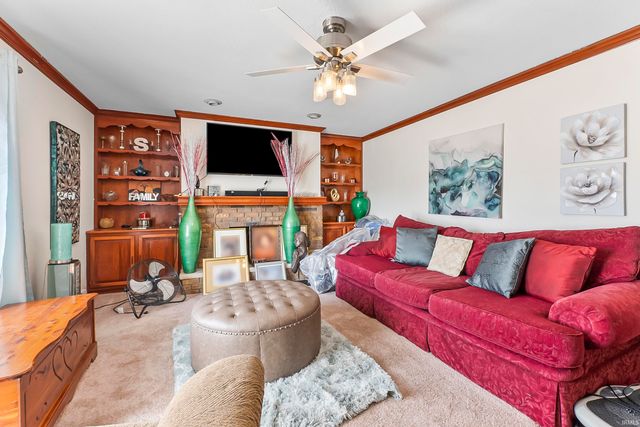 1932 Embassy Drive, Fort Wayne, IN 46816