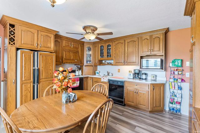 1932 Embassy Drive, Fort Wayne, IN 46816