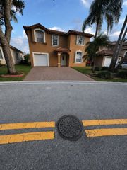 6188 NW 40th St, Coral Springs, FL 33067