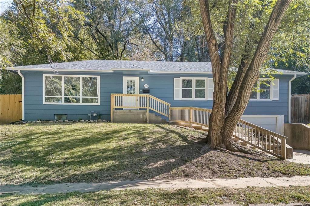 2701 S 20th Street, St Joseph, MO 64503