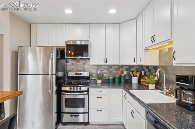 2220 W Uintah Street, Colorado Springs, CO 80904