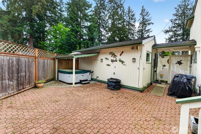 6201 75th Avenue Ct W, University Place, WA 98467