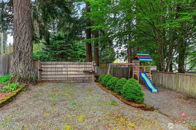 6201 75th Avenue Ct W, University Place, WA 98467