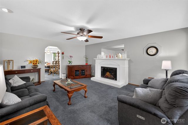 6201 75th Avenue Ct W, University Place, WA 98467