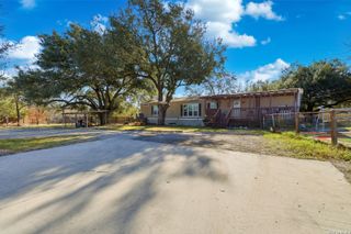 23202 SILVER CHALICE, Elmendorf, TX 78112
