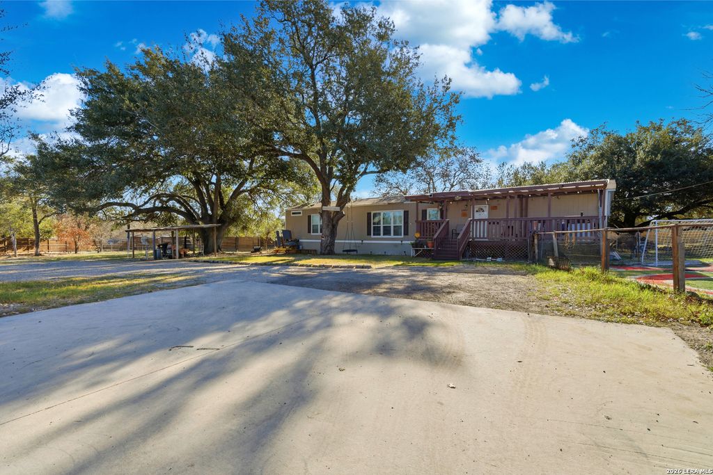 23202 SILVER CHALICE, Elmendorf, TX 78112