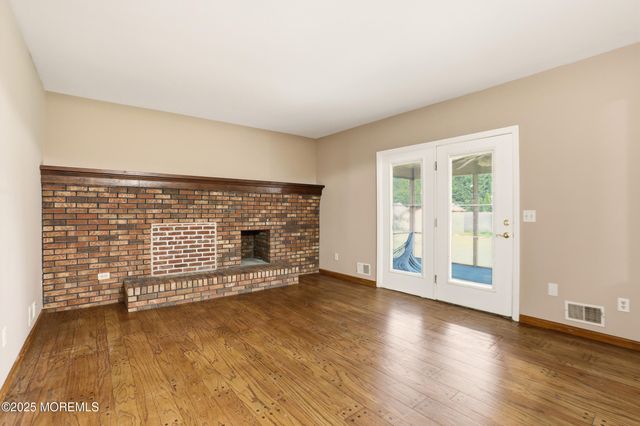 1589 N Bay Avenue, Toms River, NJ 08753