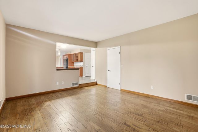 1589 N Bay Avenue, Toms River, NJ 08753